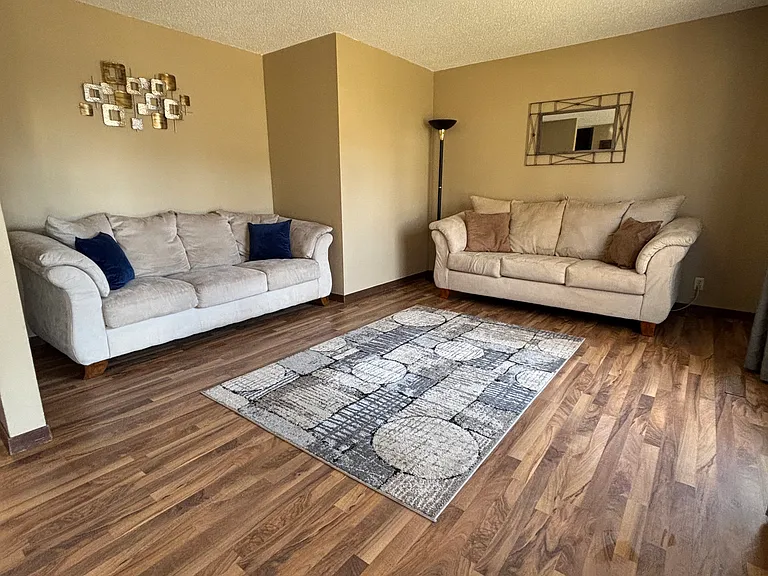 607 Jonadel Ln NW — Photo 2