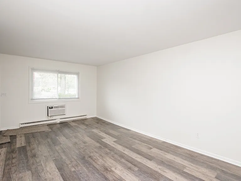 Lockport South Apartments — Photo 35