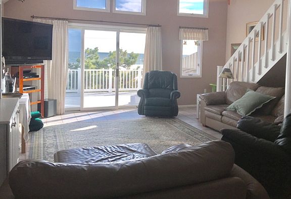 4th image of 3014 Marine Pl #N