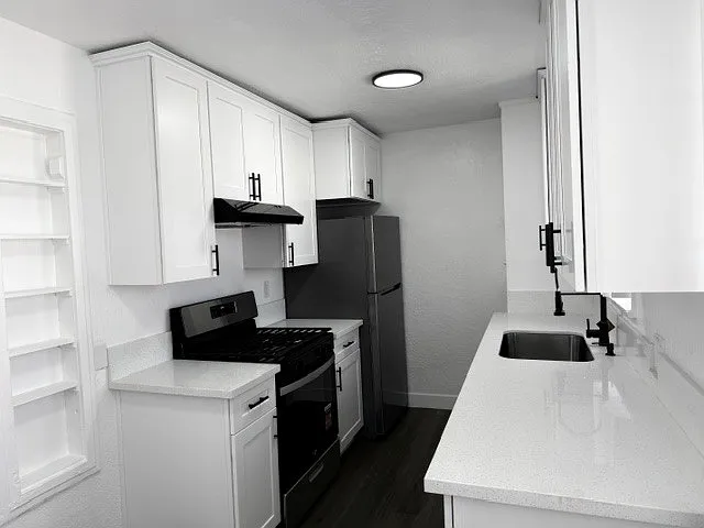 10218 State St. - #C — Photo 3