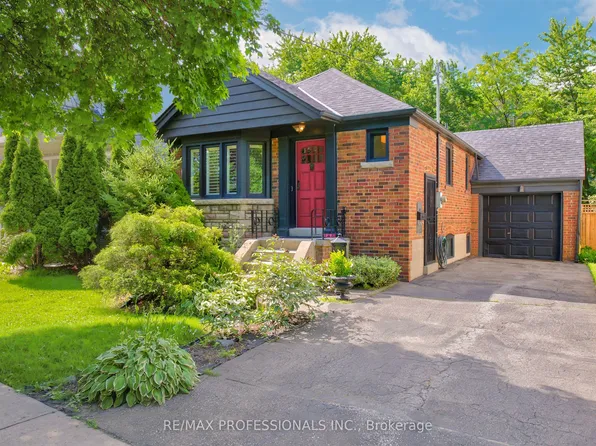 146 Government Rd, Toronto, ON M8X 1W5