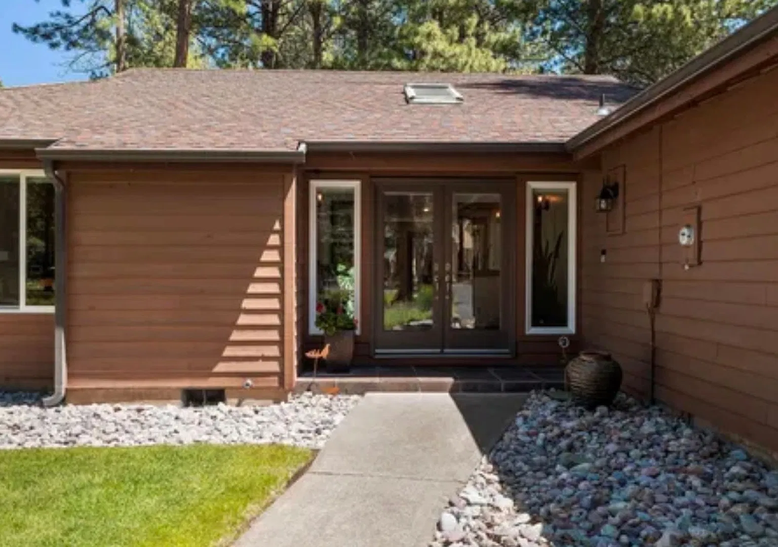 Stunning Sage Meadow Home with full acre Landscaped Yard! — Photo 3