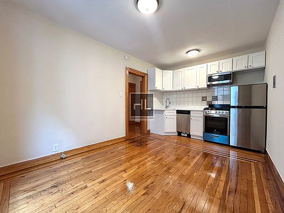 3rd image of 235 Quentin Rd APT 2I