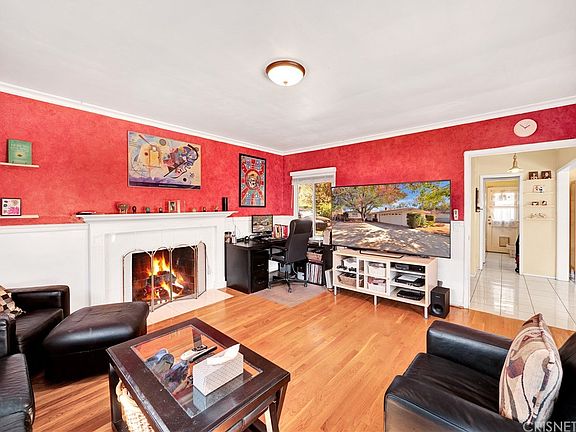 4th image of 4634 Farmdale Ave