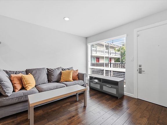 5th image of 3110 Red River St #D-211