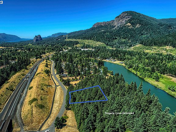 4th image of 23 Evergreen Dr