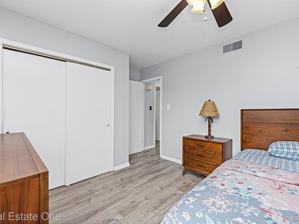 8335 Bernice Ave, photo 26