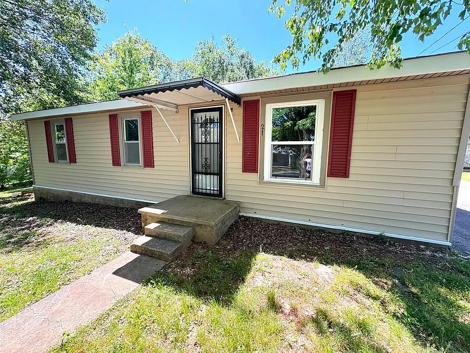 218 Eastview Dr