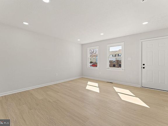 4th image of 4612 Charlton Ct