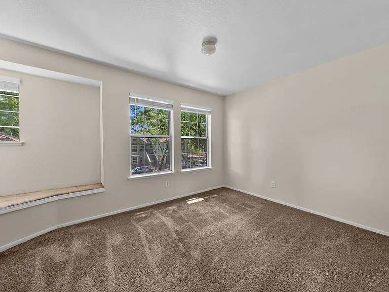 321 T St — Photo 10