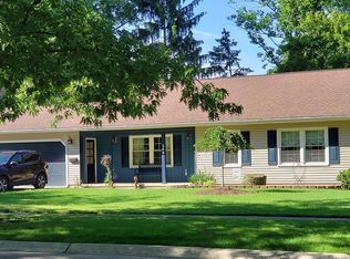348 Forest Meadows Dr, Medina, OH