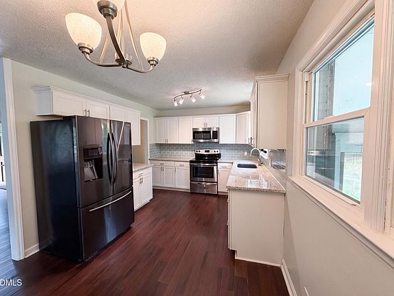 2nd image of 3404 Redwood Rd
