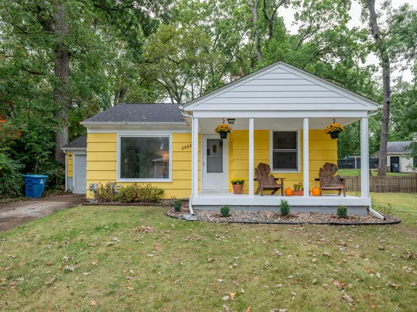 2456 Kensington Dr, Kalamazoo, MI 49008