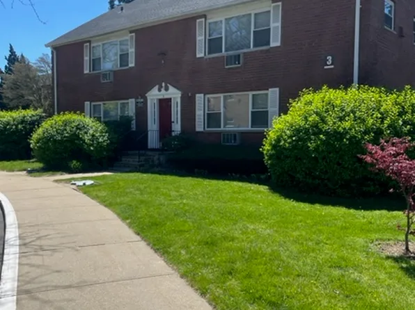 (undisclosed Address), Pt Washington, NY 11050