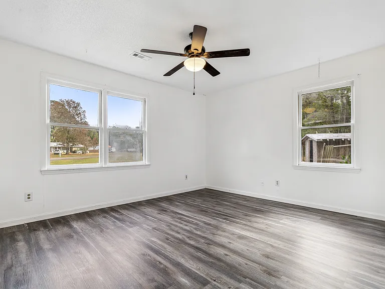4822 Long Branch Dr — Photo 4