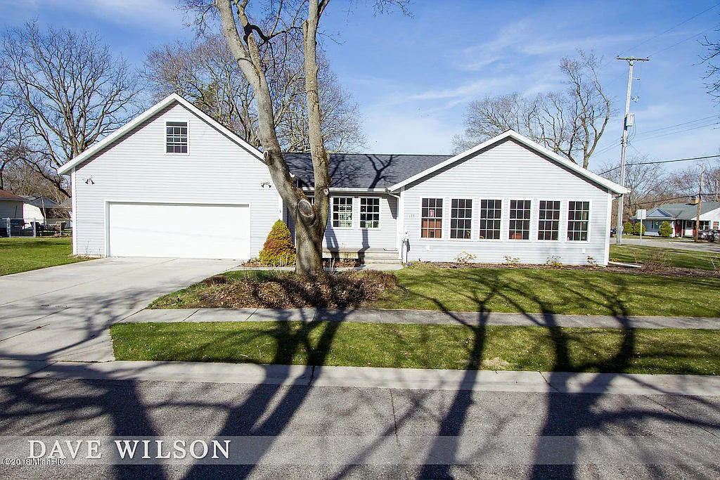377 Norwood St photo 1