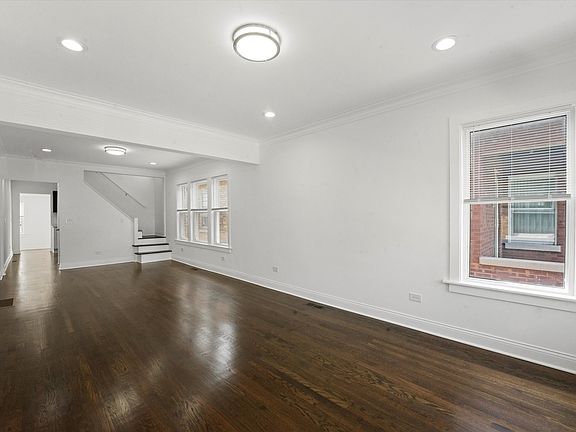 3rd image of 2941 N Merrimac Ave