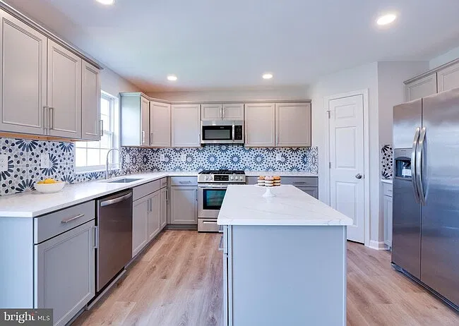 22985 Whitehall Ter — Photo 4