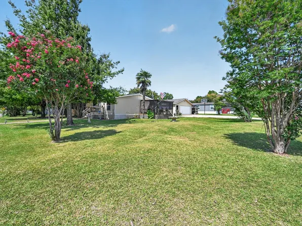 1103 Burnett Blvd, Alvarado, TX 76009