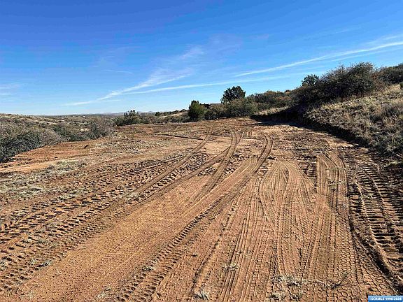 2nd image of 90 Country Rd