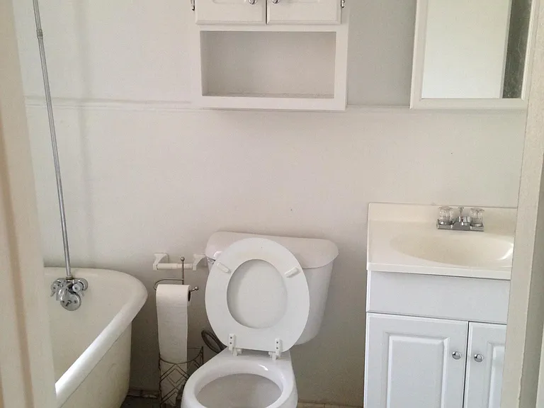 255 Hosea Ave #8 — Photo 4
