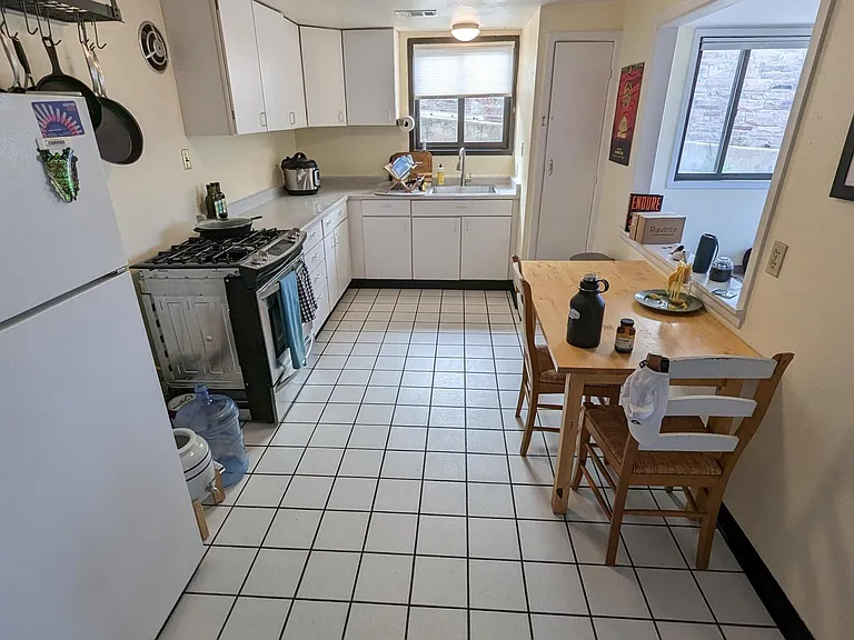 1427 Mapleton Ave #D — Photo 8
