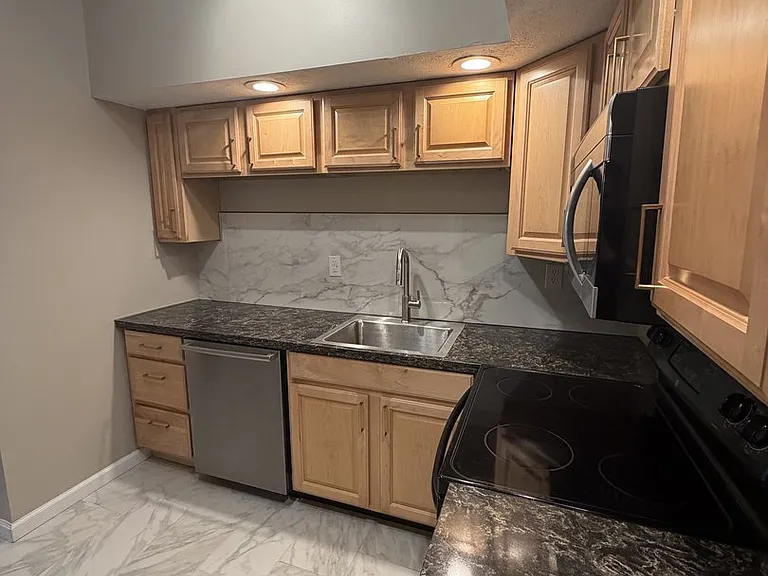 620 Arlington Ave #2 — Photo 16