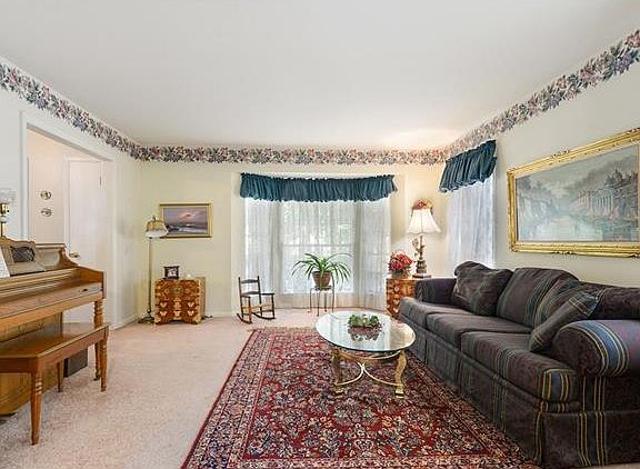 3rd image of 2562 Saint Nick Dr
