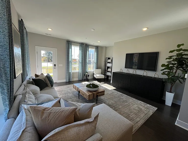 157 Stoutsburg Blvd — Photo 6
