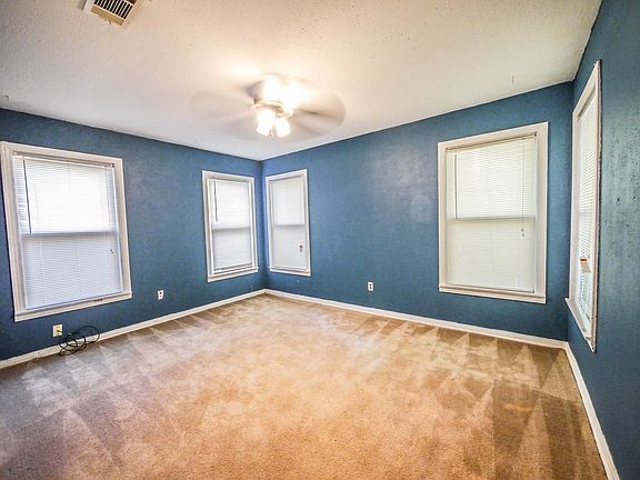 3rd image of 1405 E Avenue G