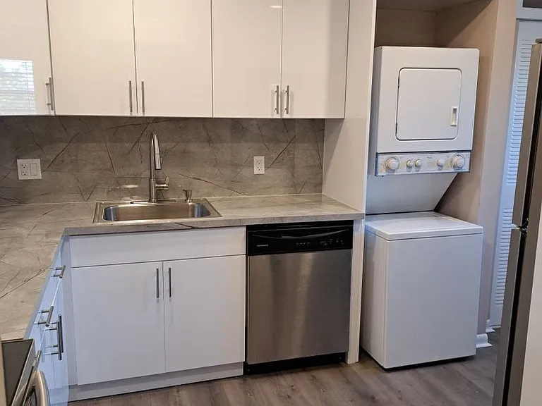 2929 Zorno Way #207 — Photo 14