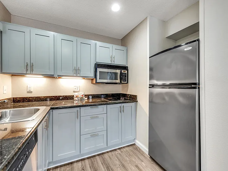 Vivo Living Charlotte (Tryon) — Photo 24
