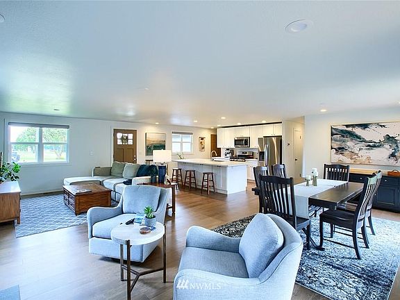 2nd image of 6114 N 42nd St