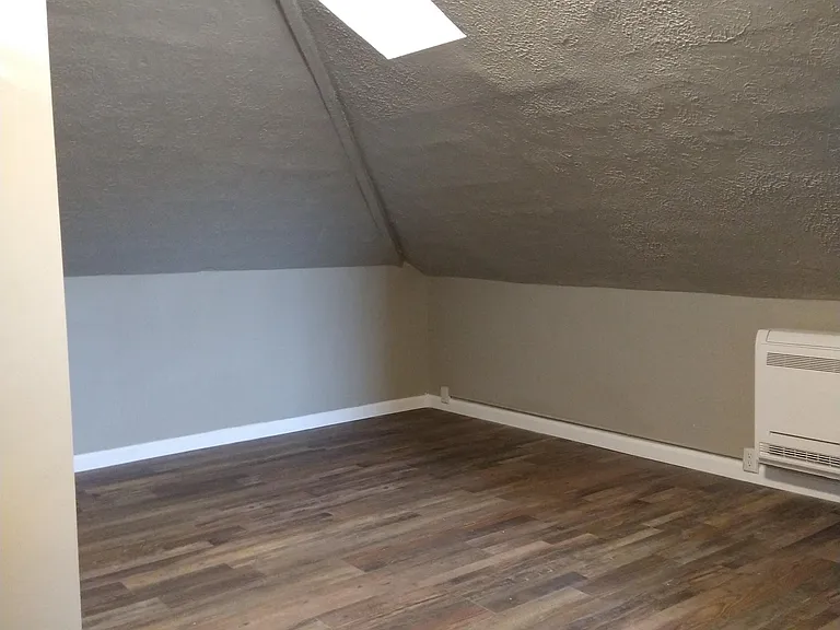 4600 Vine St — Photo 8