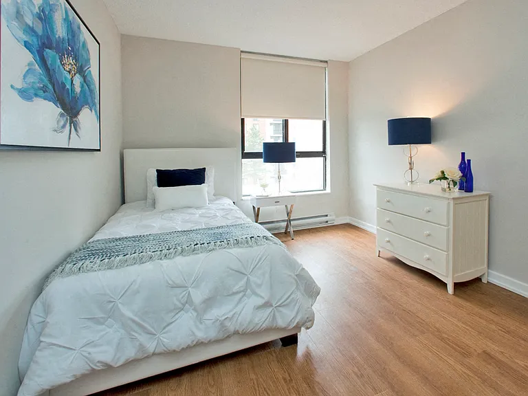 334 Dundas St E — Photo 9