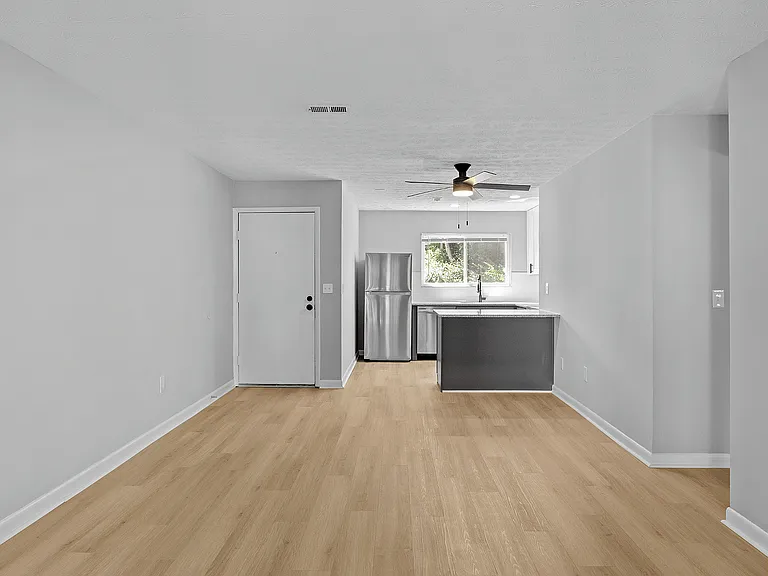 Open Layout with Private Balcony Open Layout with Private Balcony