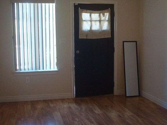 4th image of 112 Elson St #1