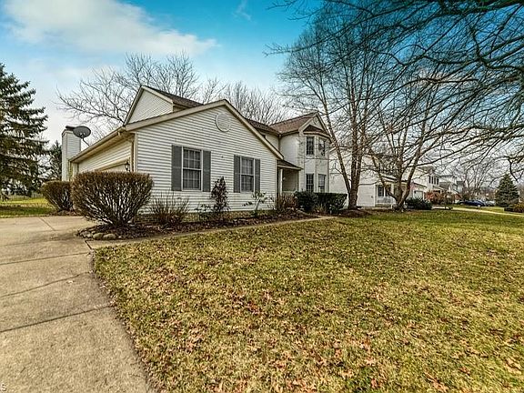 3rd image of 150 Essex Ln