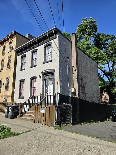 136 Johnston St #0 Photo 1