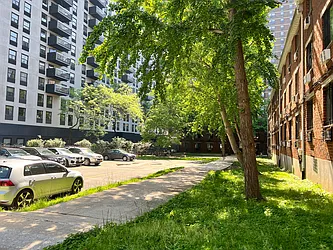 Rented by Gulia Wang, LREB