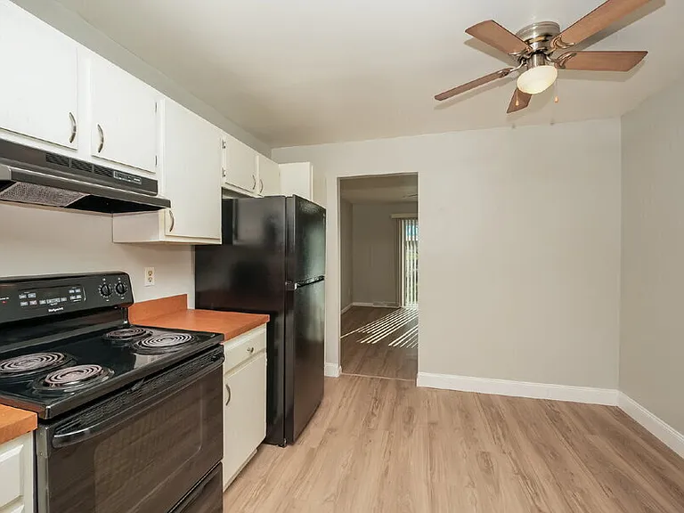 9471 Madison Ln — Photo 4