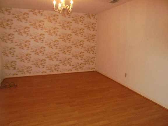 4th image of 3 Meadowbrook Dr
