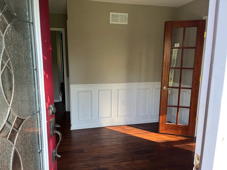5555 Bittersweet Ln — Photo 3