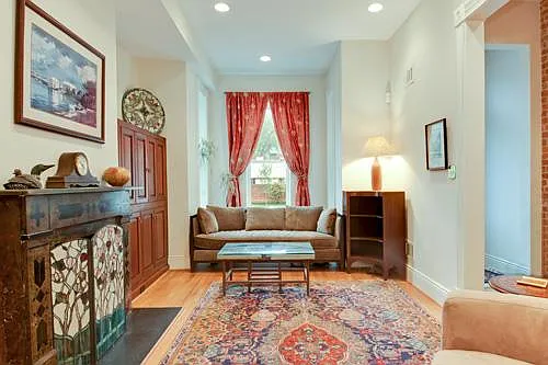 720 C St NE photo 1