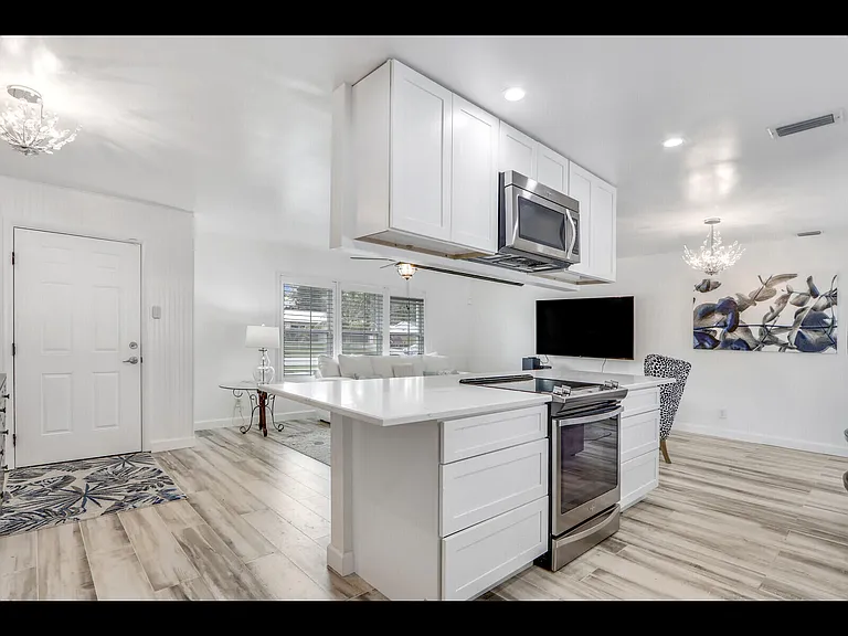 609 Oak Ter — Photo 11