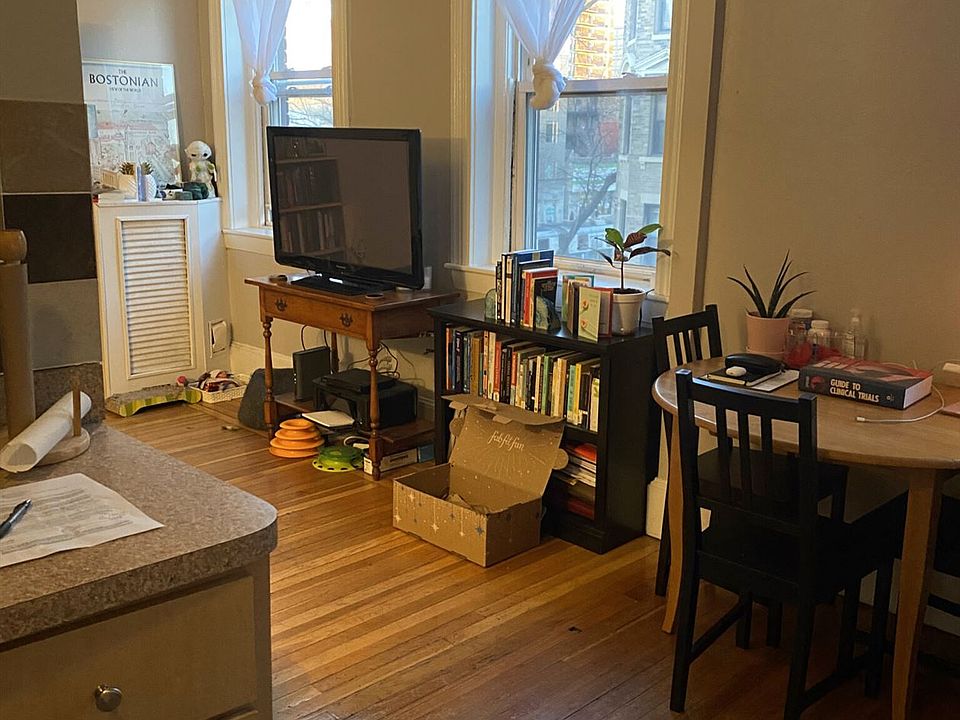 1082 Commonwealth Ave. #301 Boston - Allston Shared Unit Pho