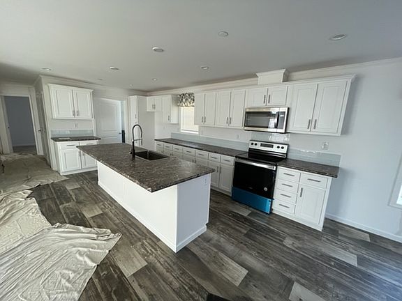 5th image of 29 White Oak Dr
