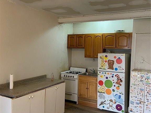 3rd image of 104 Highland Ave APT 1D