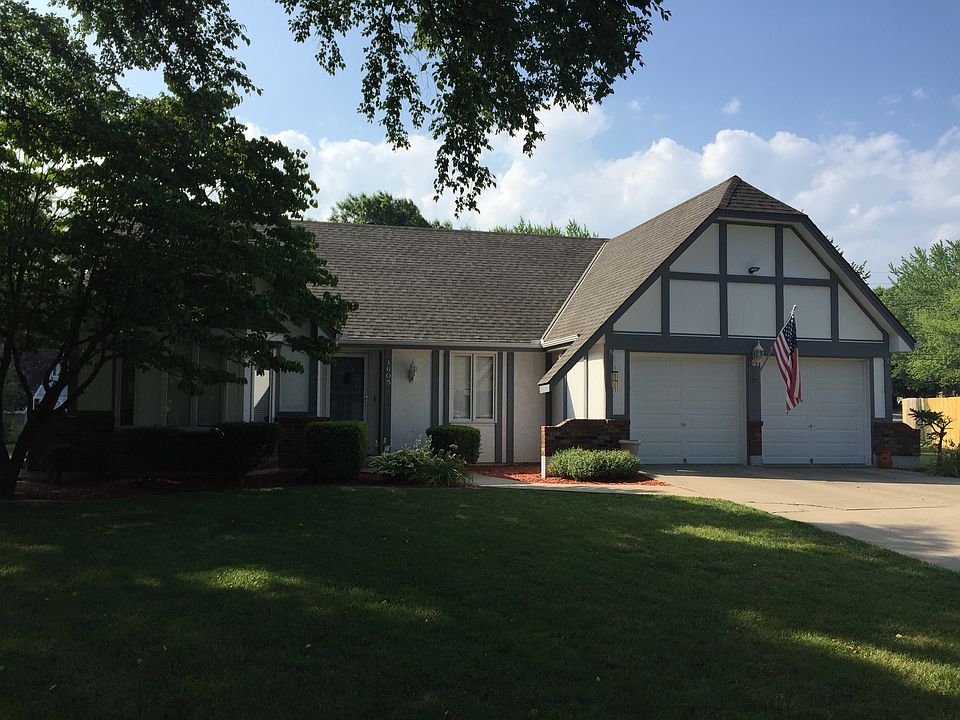 1st image of 1605 NE Continental Ct