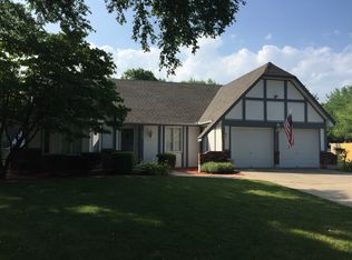 1605 NE Continental Ct, Lees Summit, MO 64086